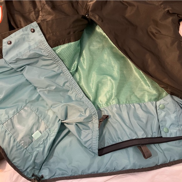 B by Burton Sz M Women’s Snowboarding 🏂 Jacket - Like New Condition - Picture 4 of 11